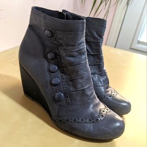 Miz Mooz wedge boot size 9